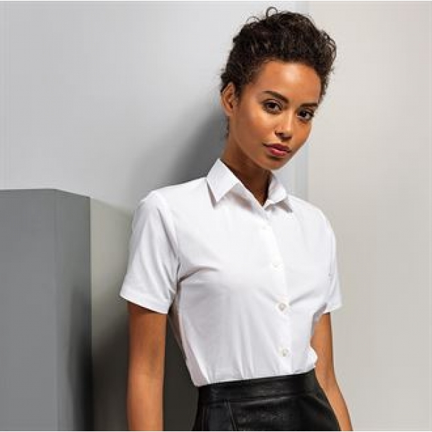 Women's stretch fit cotton poplin short sleeve blouse